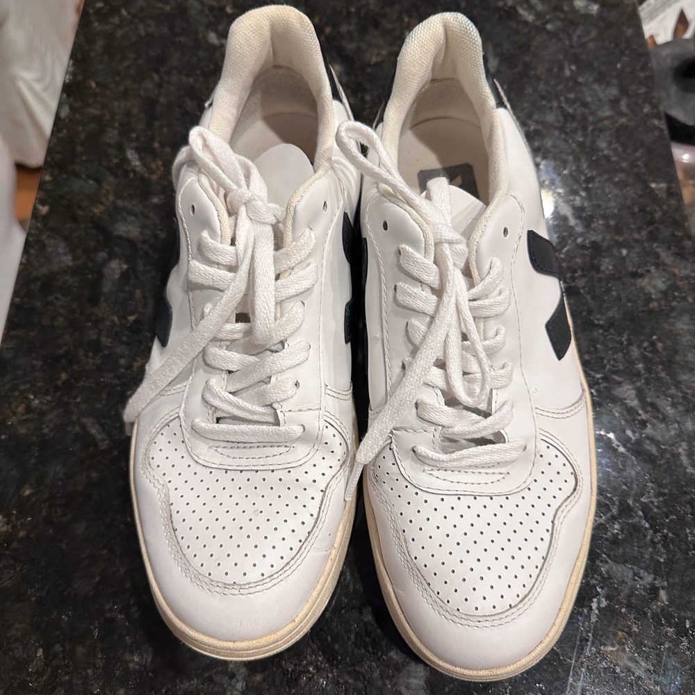 Veja V-10 Sneakers